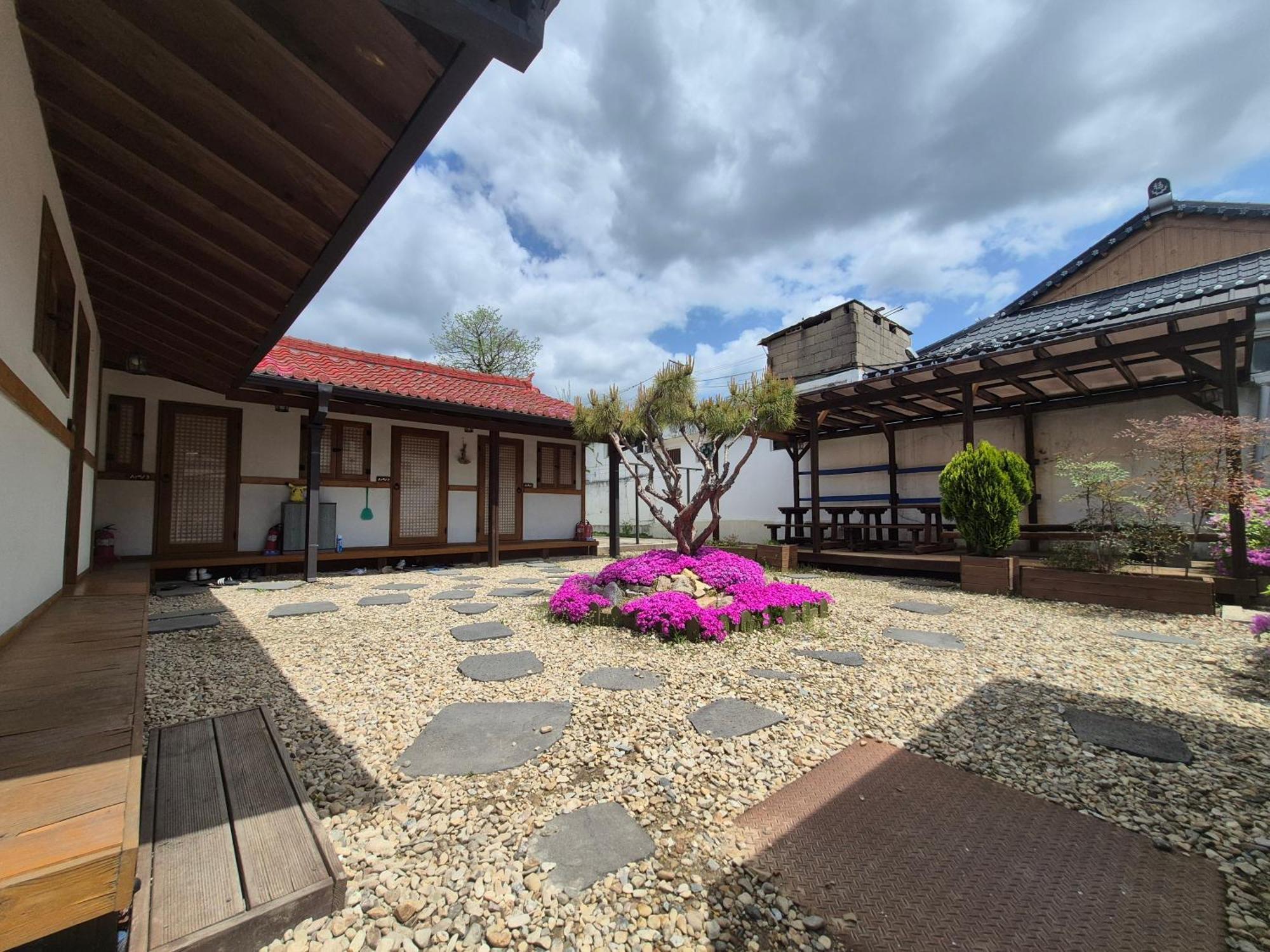Jeonju Tosarang Guesthouse Bagian luar foto